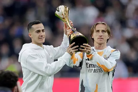 من أجل مونديال الأندية.. ريال مدريد يدرس ربط مودريتش وفاسكيز بعقود قصيرة